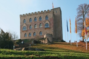  Im Hambacher Schloss wird in einer Dauerausstellung die Geschichte der deutschen Demokratiebewegung gezeigt 
